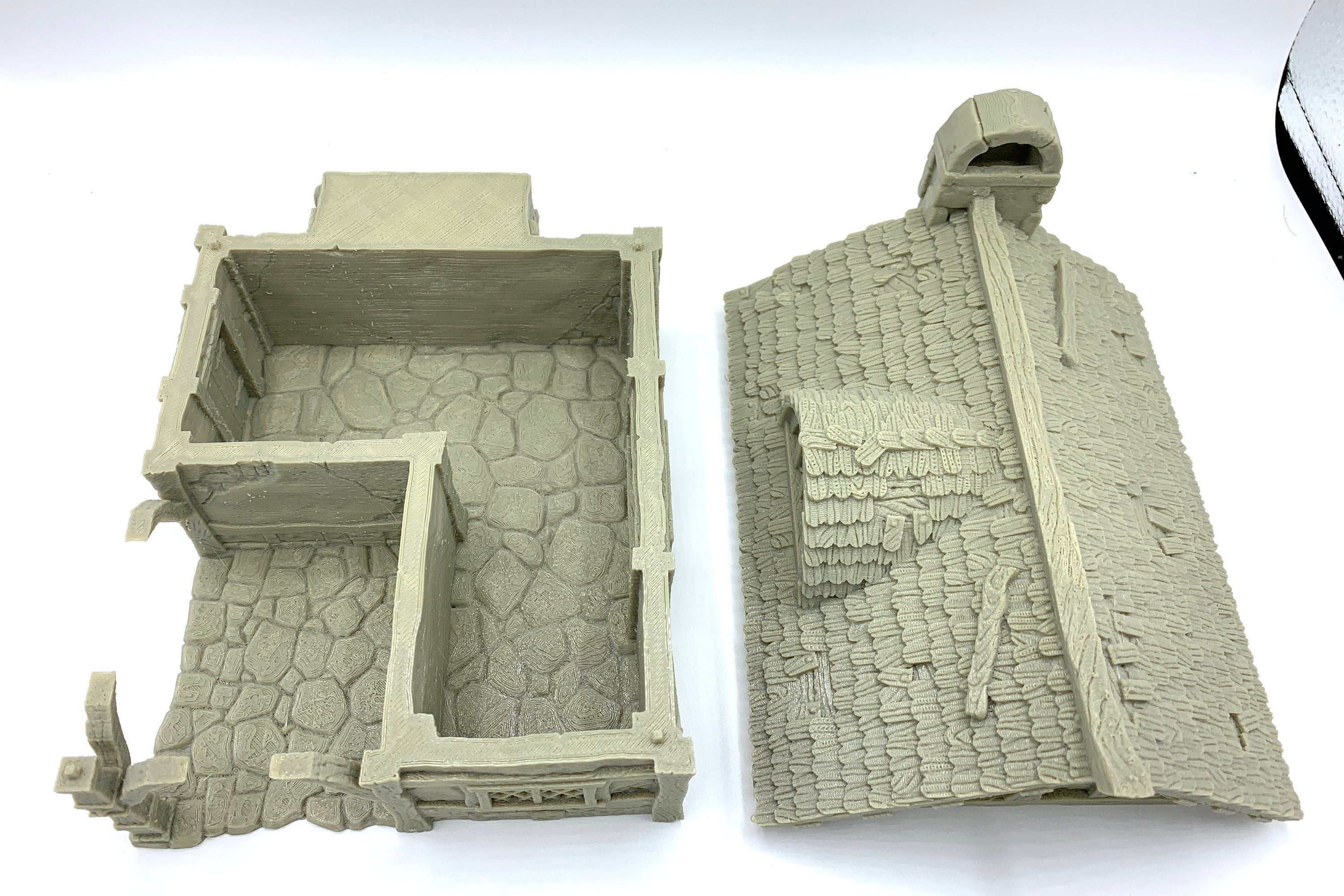 City Of Tarok - Medieval Cottage 1 / 28mm Wargame / RPG 3d Printed Tabletop Terrain