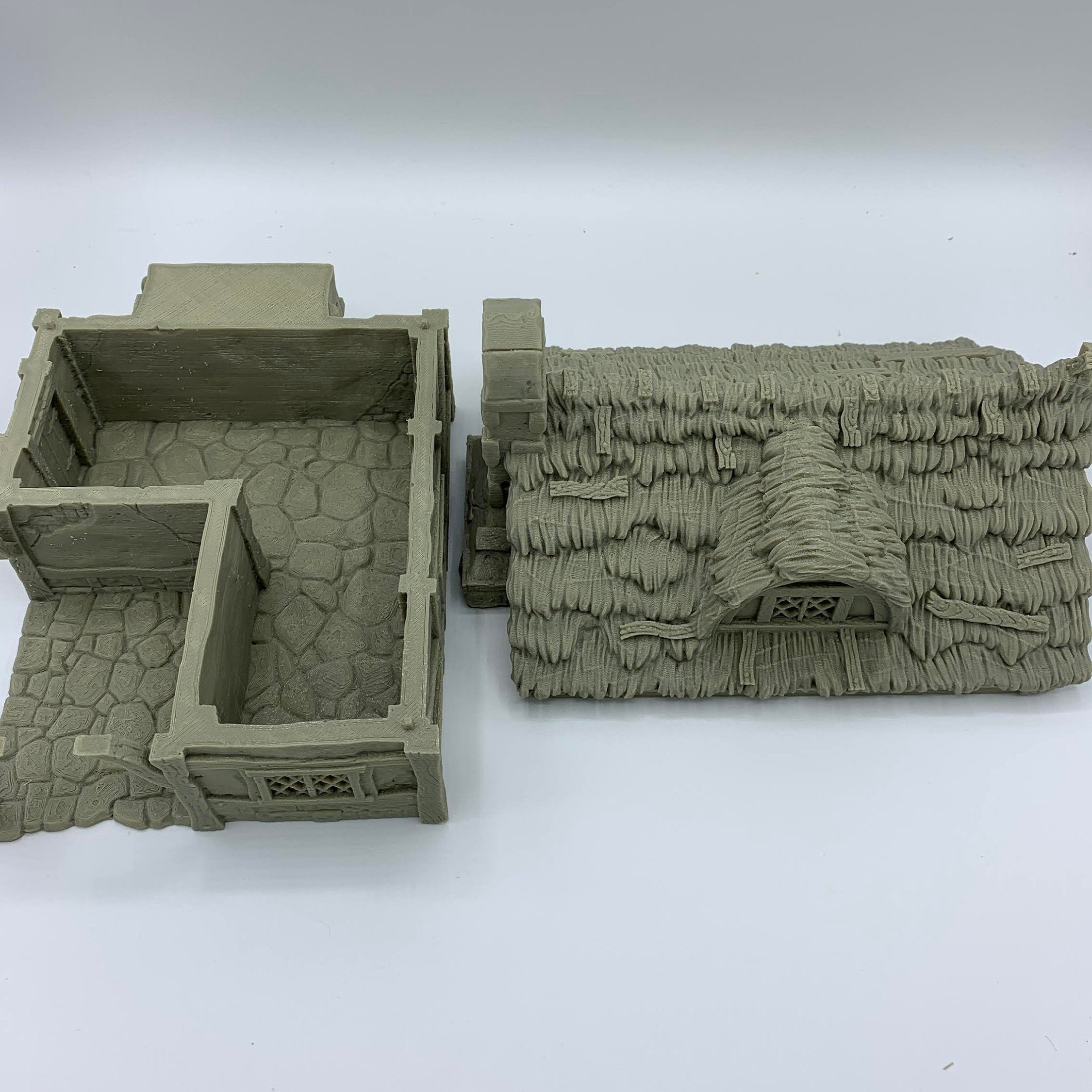 City Of Tarok - Medieval Cottage 2 Thatched Roof Version / 28mm Wargame / RPG 3d Printed Tabletop Terrain
